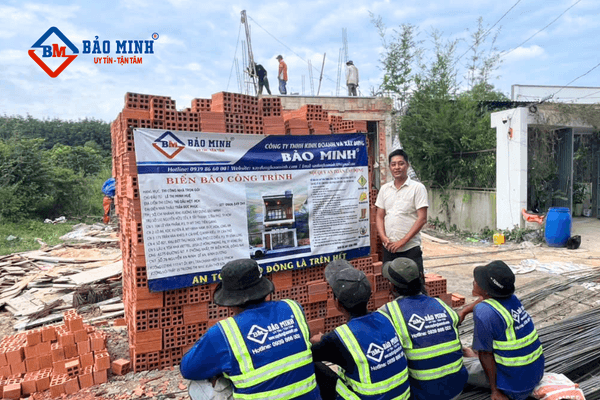Họp an toàn xây nhà phần thô