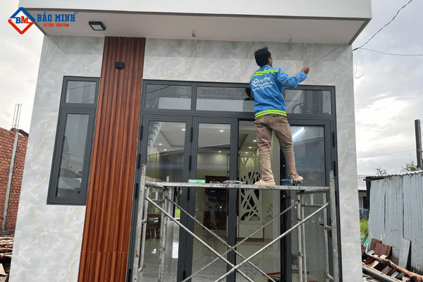 Thi công phần mặt tiền