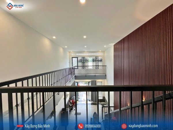 Ô thông tầng nhà gác lửng rộng, tạo cảm giác thoáng đãng