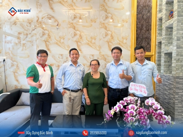 Đội ngũ Bảo Minh đến bàn giao nhà cho gia chủ
