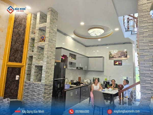 Phòng bếp liền với phòng khách