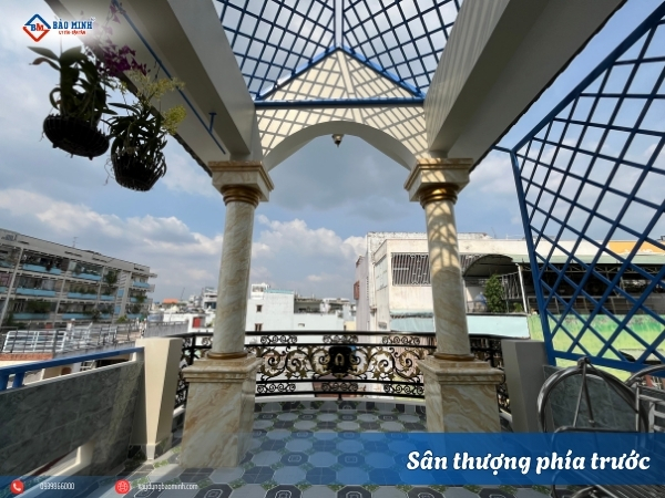 Sân thượng phía trước