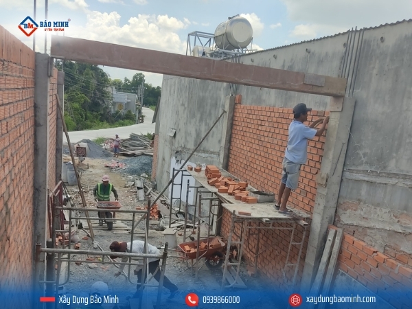 Thi công cột và tường bao tầng 1