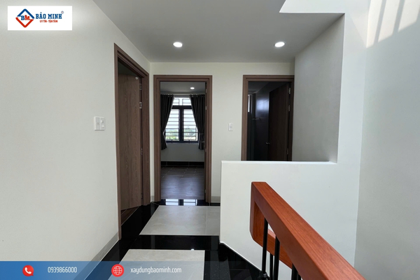 Tầng tum gồm 2 phòng ngủ và 1 nhà vệ sinh