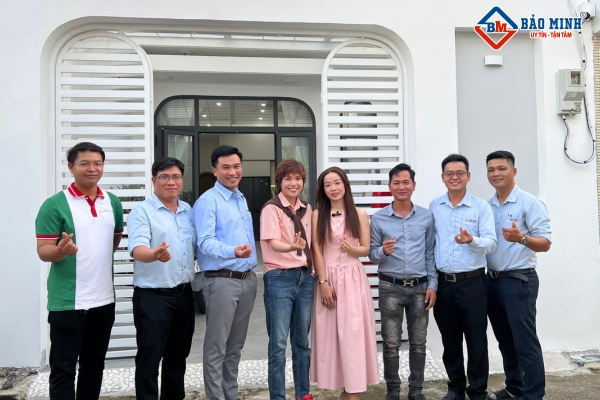 Bảo Minh bàn giao nhà cho gia chủ sau khi thi công