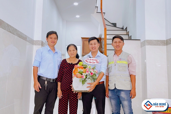 Bảo Minh bàn giao nhà cho gia chủ sau khi hoàn thiện