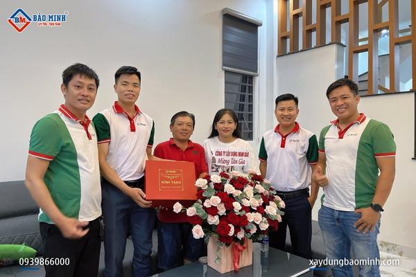 Đội ngũ Bảo Minh đến bàn giao nhà cho gia chủ