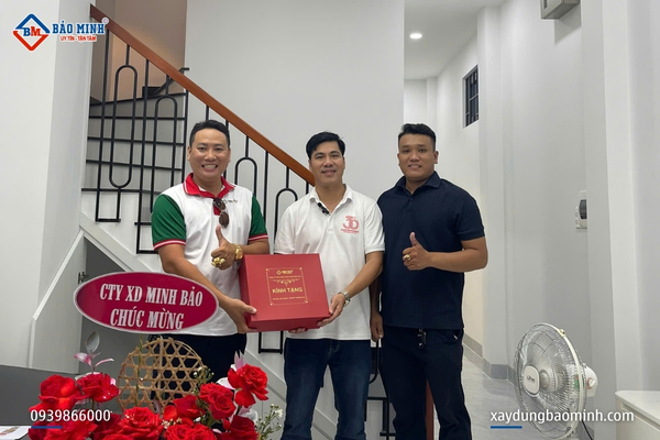 Đội ngũ Bảo Minh đến bàn giao nhà cho gia chủ