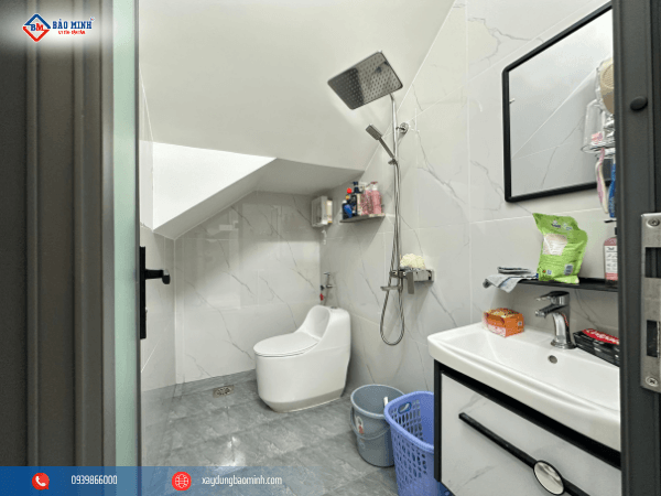 Wc chung tầng trệt