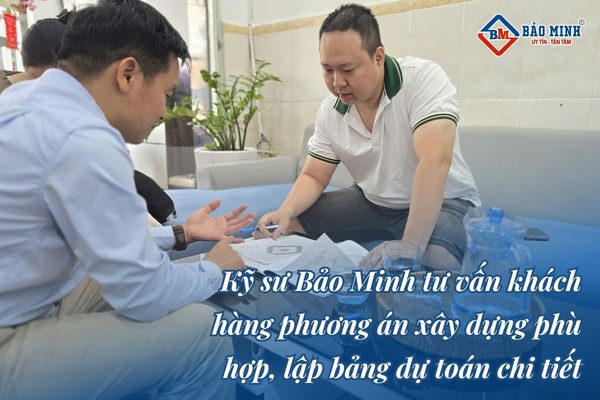 Kỹ sư Bảo Minh tư vấn khách hàng phương án phù hợp